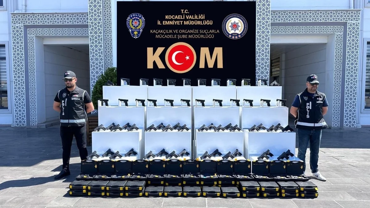 Kocaeli’de silah kaçakçılığı operasyonu: 60 tabanca ele geçirildi