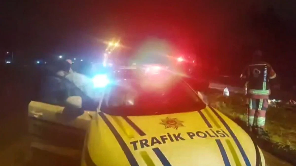 Balıkesir'de yolcu otobüsü devrildi: 3 ölü 31 yaralı