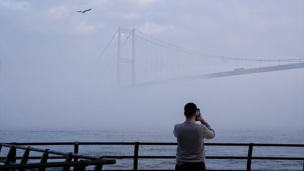 İstanbul'da sabah saatlerinde sis etkili oluyor
