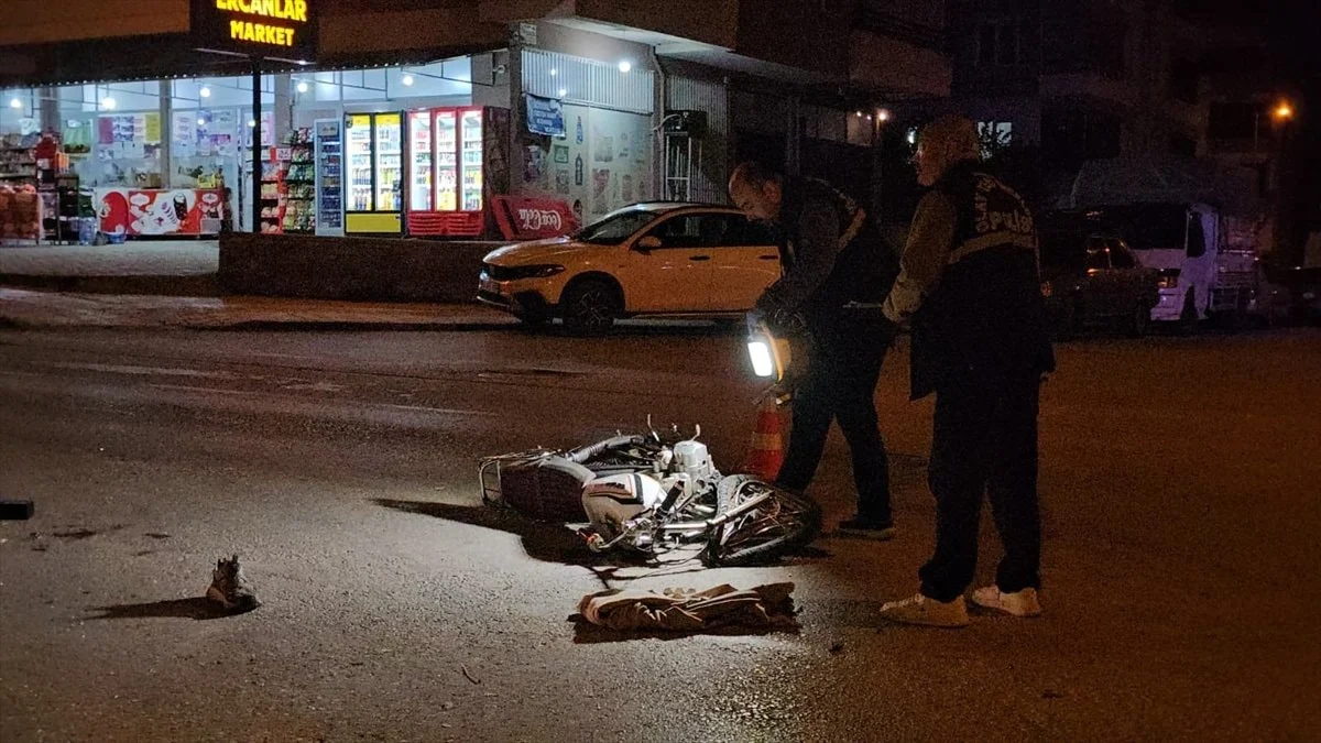 Çorum'da otomobille çarpışan motosikletli ağır yaralandı