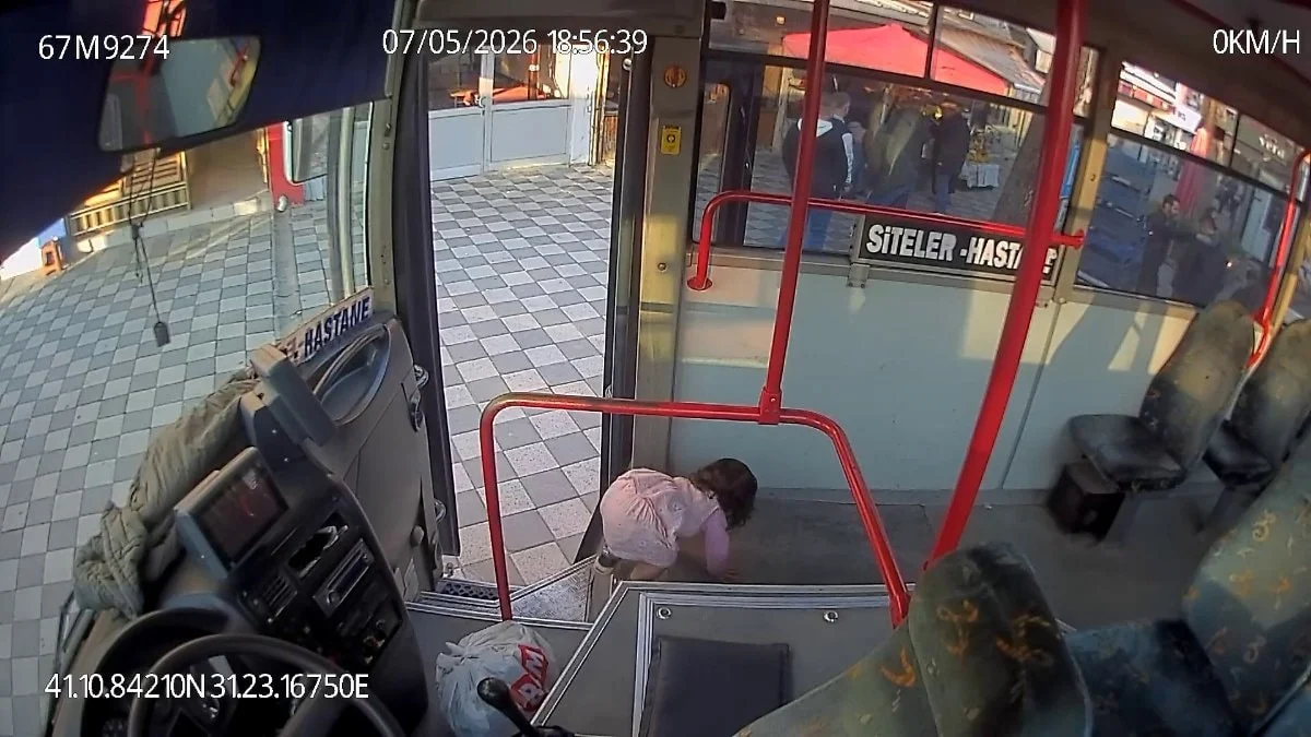 Zonguldak'ta ağlama sesiyle 2 yaşındaki çocuk otobüste bulundu