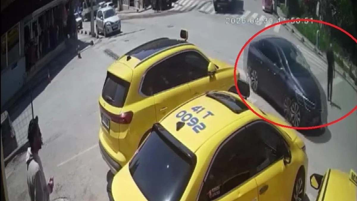 Kocaeli'de yürek burkan görüntü: Görme engelli yaya trafikte zor anlar yaşadı