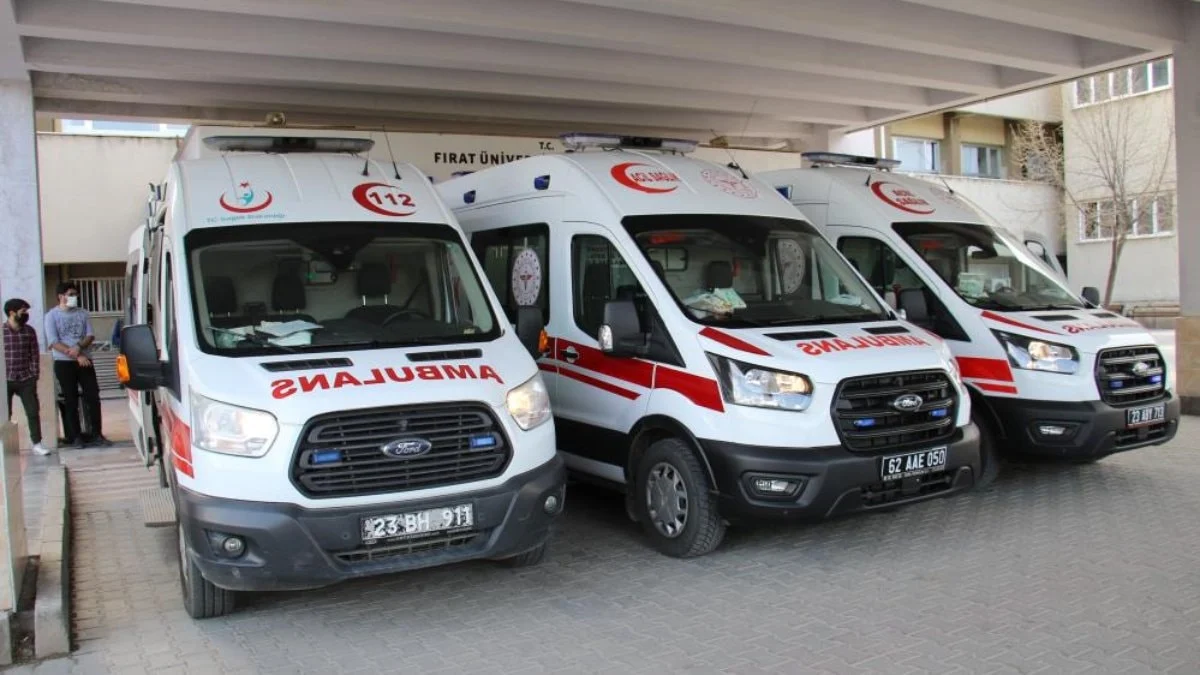 Elazığ’da boş sanılan tabanca ateş aldı: 19 yaşındaki genç ağır yaralandı