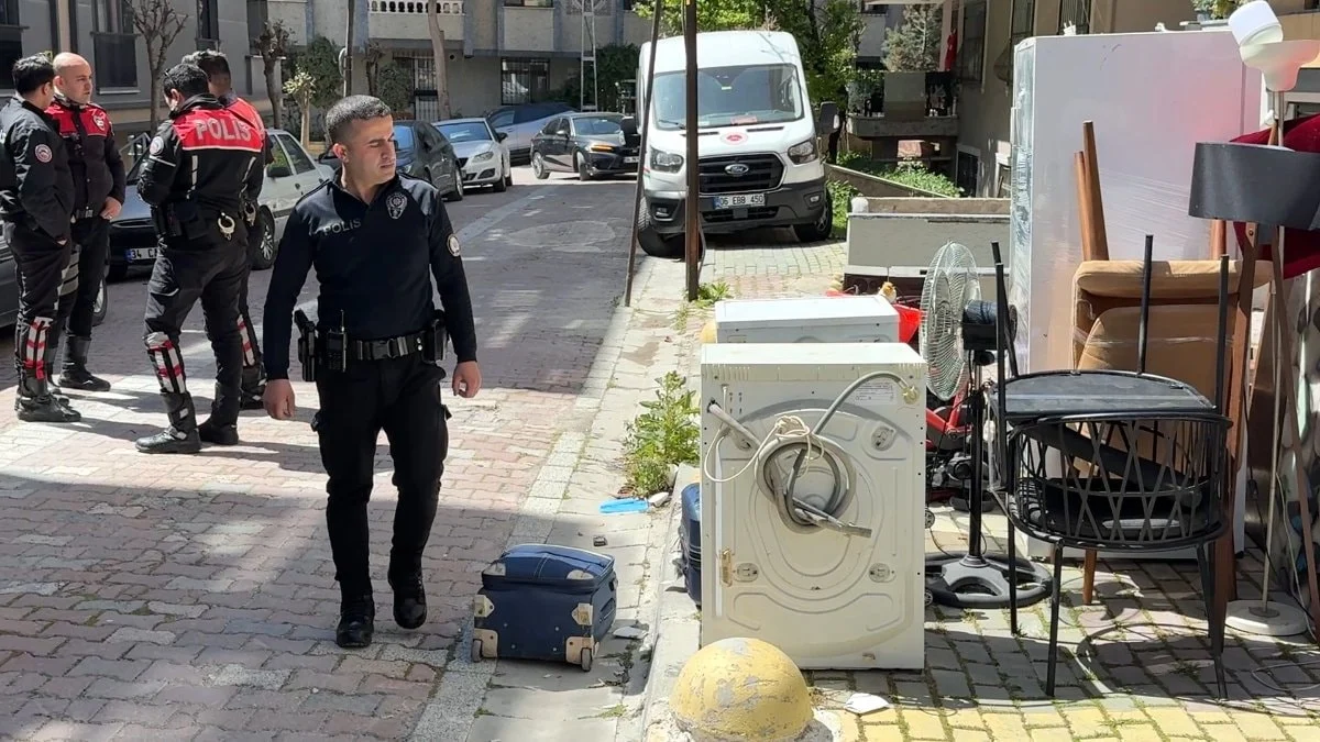 İstanbul'da evi icra ile satılan kiracı, eşyalarını sokakta buldu
