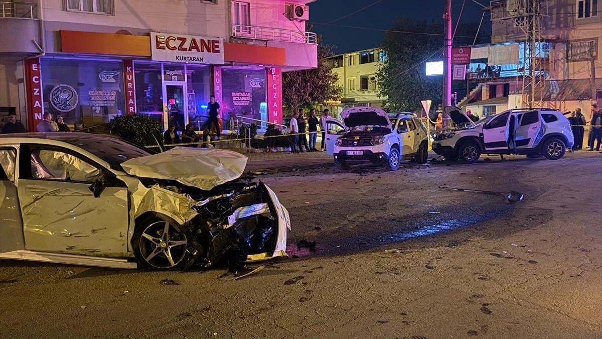 Adana'da zincirleme kaza: 1 ölü 4 yaralı