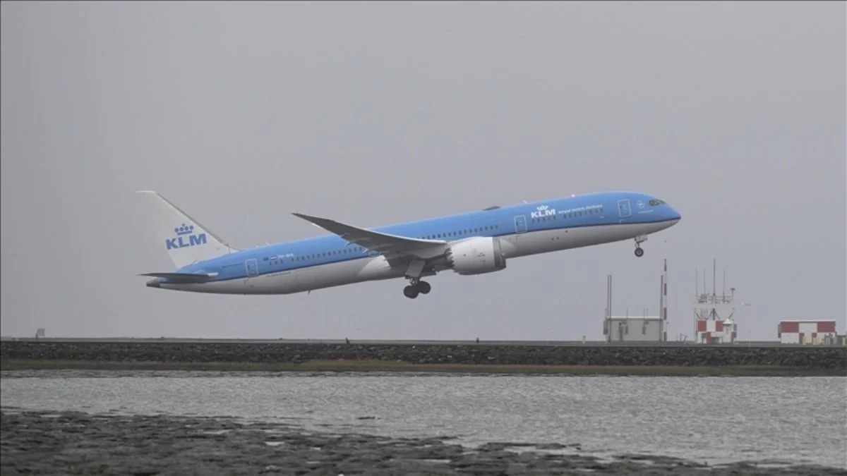 Air France-KLM, yükselen yakıt maliyetlerine karşın hedef küçülttü