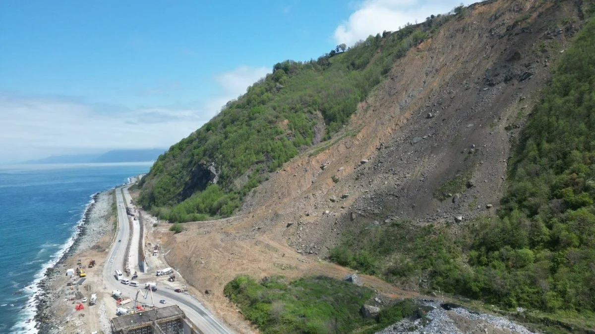 Artvin’de heyelan bölgesinde tünel çalışması