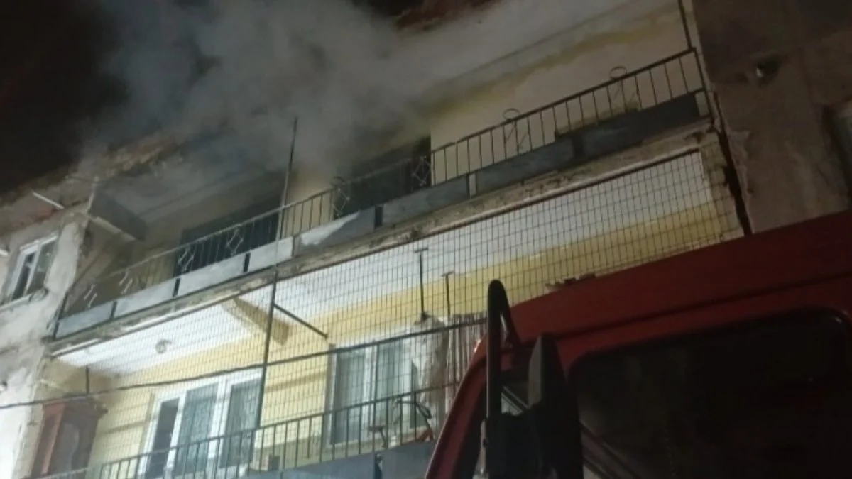 Bursa'da korkutan yangın: Daire kullanılamaz hale geldi