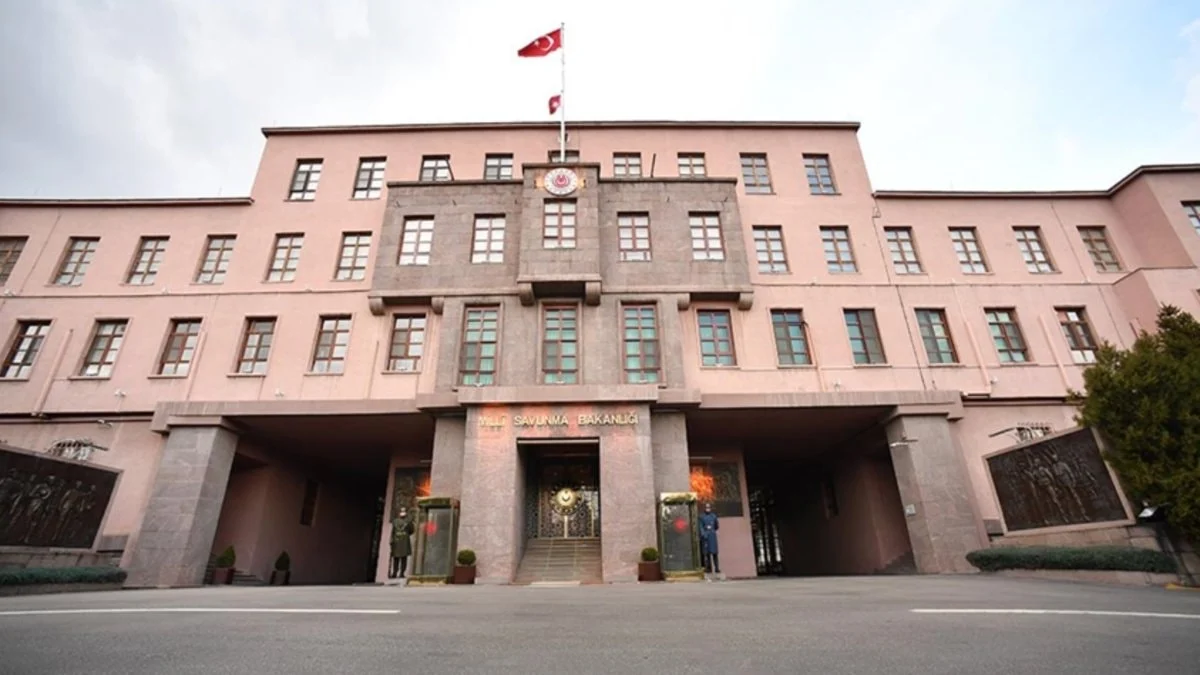 MSB: Kaza kırıma uğrayan helikopterdeki 5 personelin sağlık durumu iyi