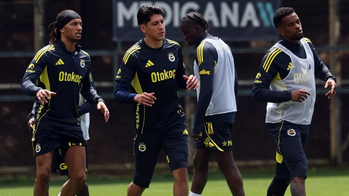 Fenerbahçe'de Edson Alvarez 2.5 ay sonra geri döndü