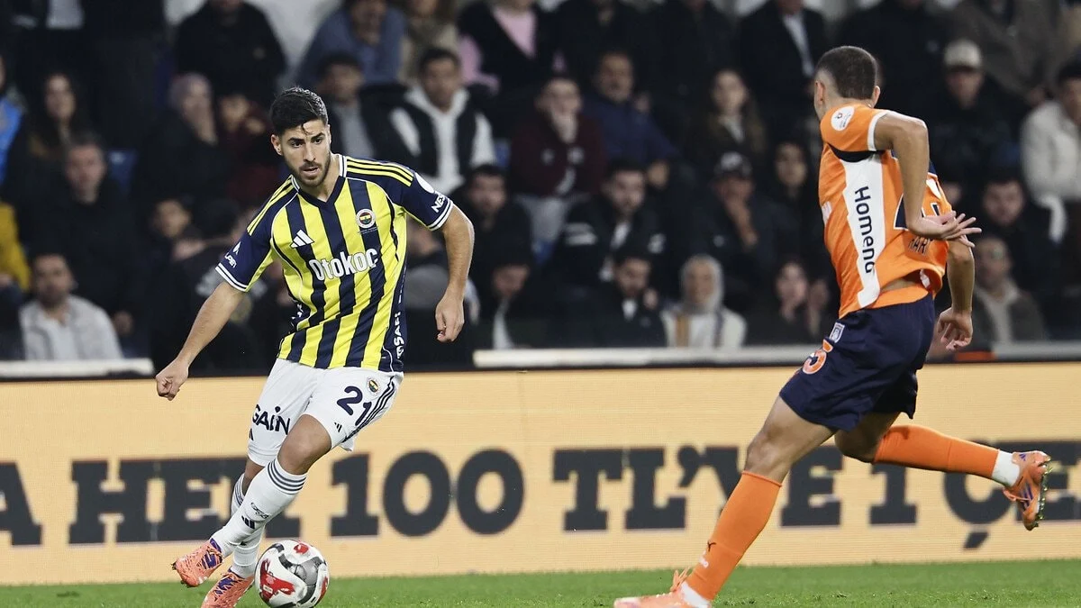 Fenerbahçe - Başakşehir maçının ilk 11'leri
