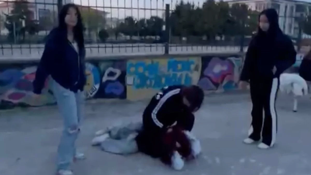 Samsun’da okul bahçesinde akran zorbalığı: Darp anları kamerada