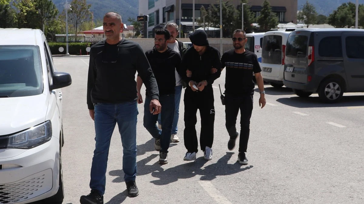 Denizli'de sokak düğünü sonrası çıkan eşya toplama kavgasında bir kişi öldü