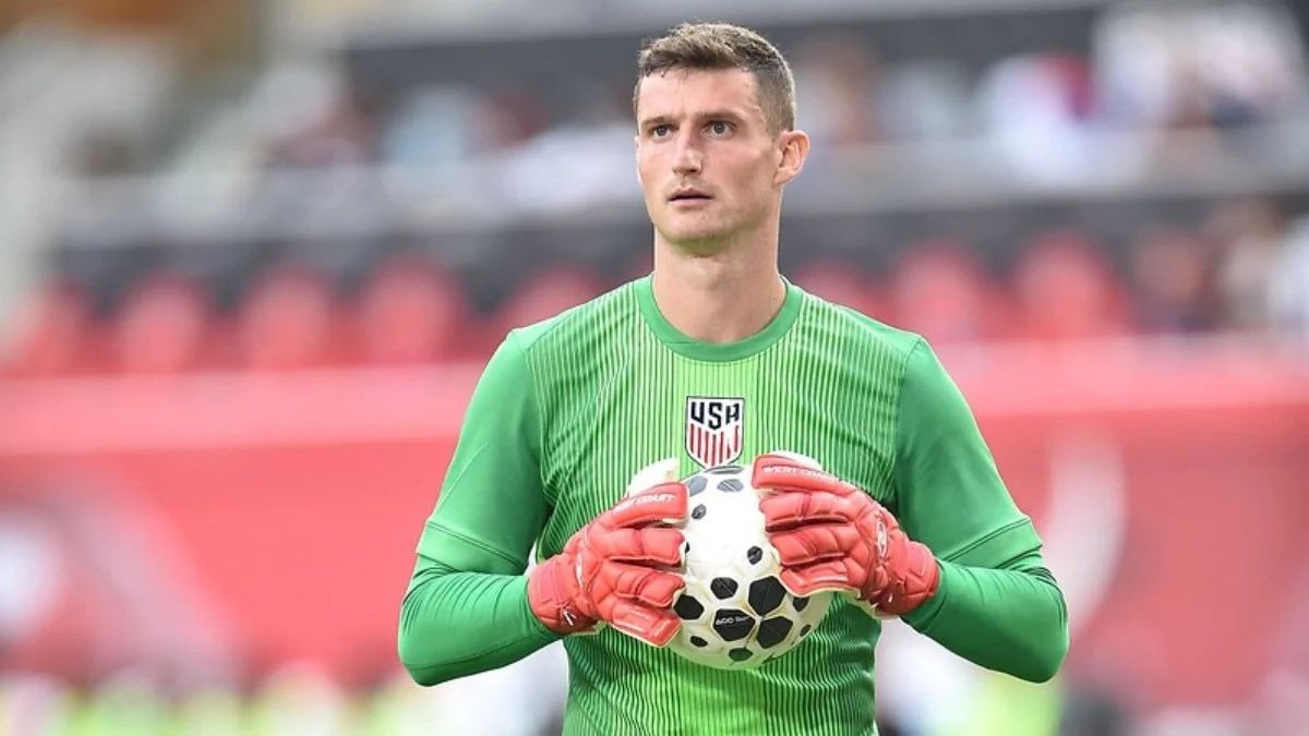 Jonathan Klinsmann'ın maçta boynu kırıldı