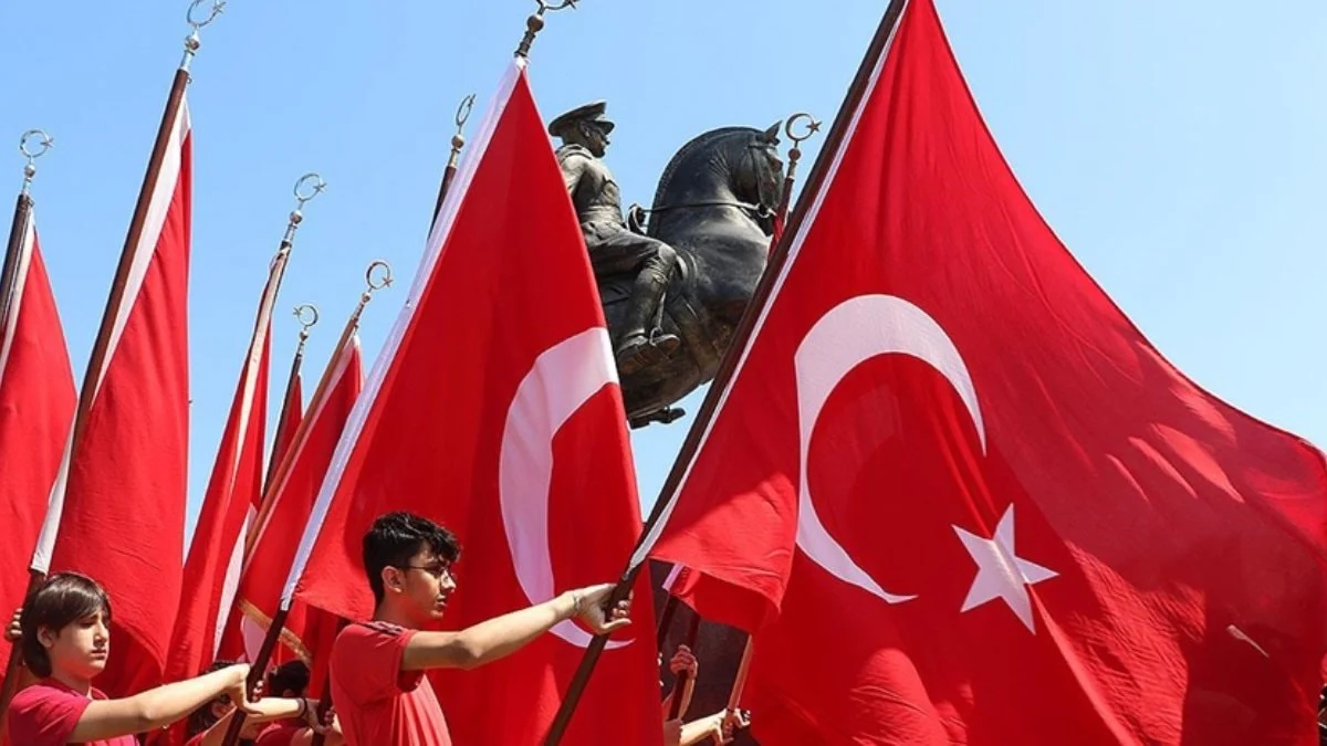 19 Mayıs tatil mi, hangi güne denk geliyor: 2026 resmi tatiller takvimi